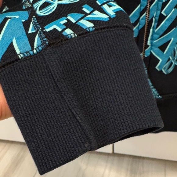 🌙 TNA Graphic Hoodie Sweater - Picture 4 of 6